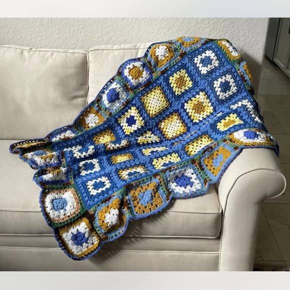 Vintage Crocheted Granny Square Throw Afghan Blanket Approximately 50”x60” - Picture 1 of 7